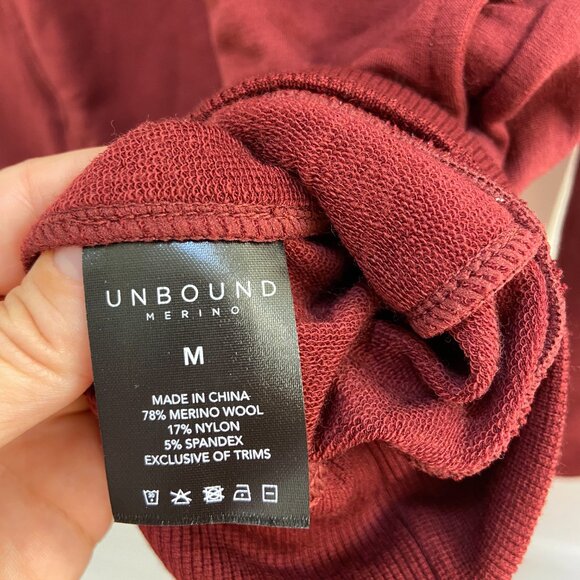 Unbound compact travel hoodie, M, Oxblood, merino wool - Picture 4 of 4